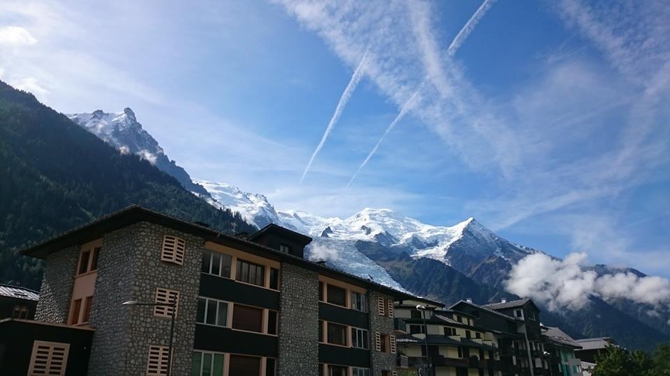 Pogled iz Chamonixa na Mont Blanc