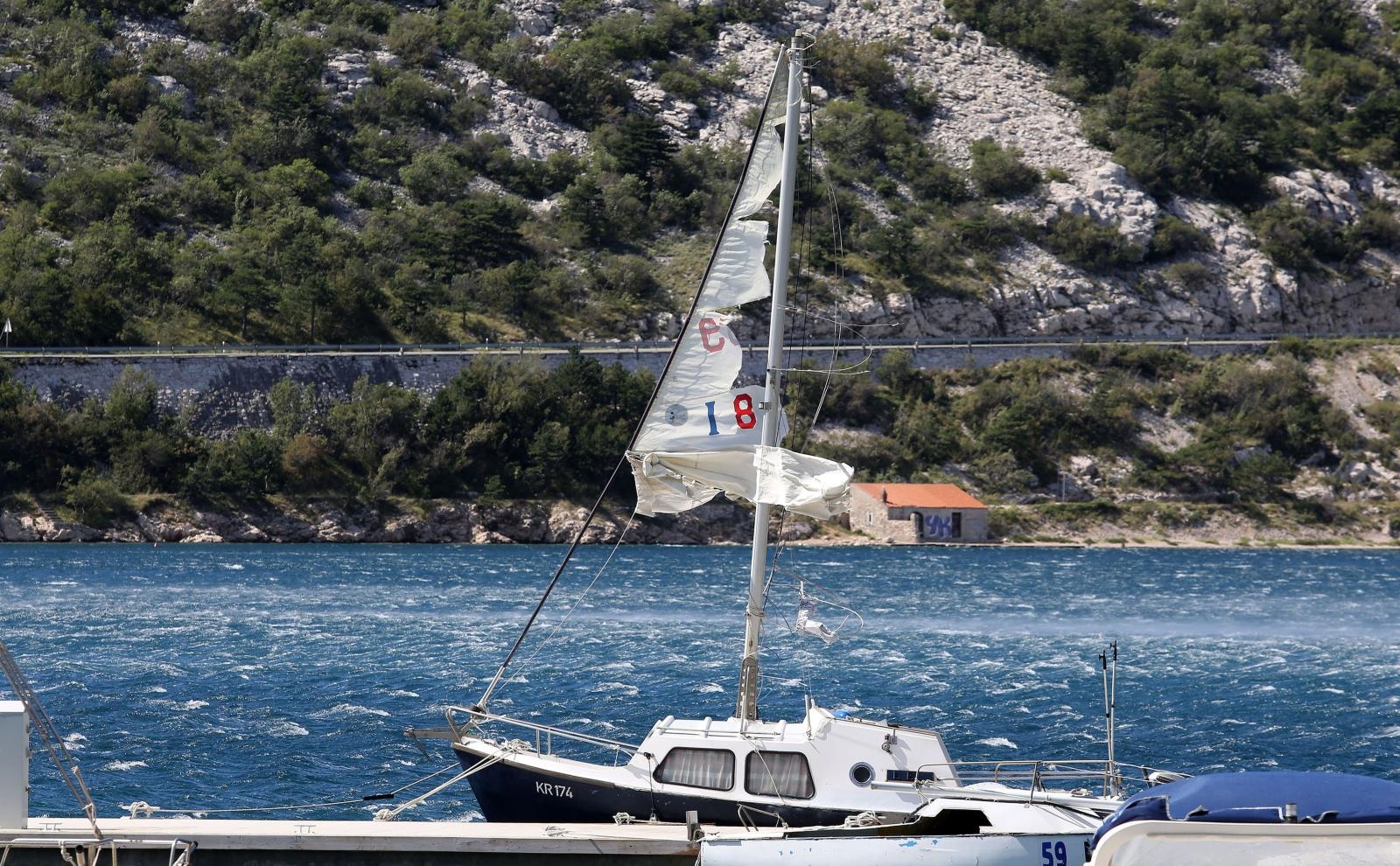 Olujna bura u Bakarskom zaljevu