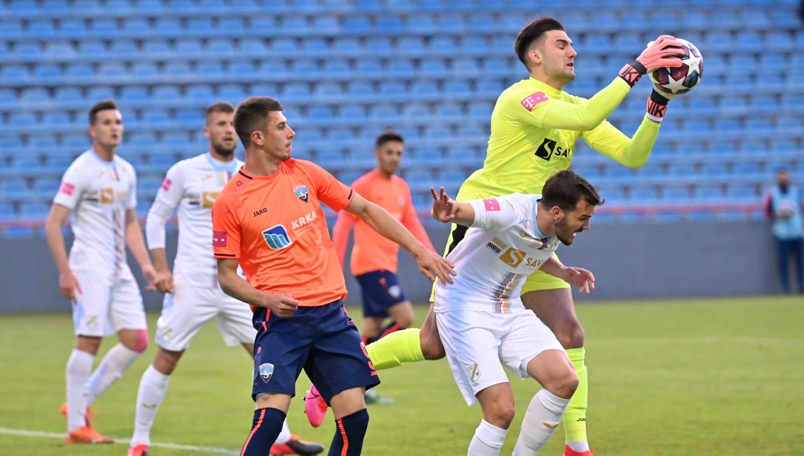 Ivan Lepinjica and Adrian Liber leave HNK Rijeka to sign for NK Slaven  Belupo : r/soccer