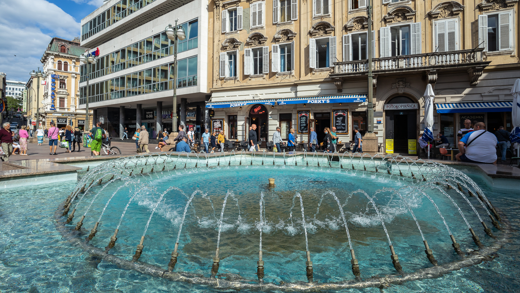 ilustrativna Korzo Jadranski trg fontana-22