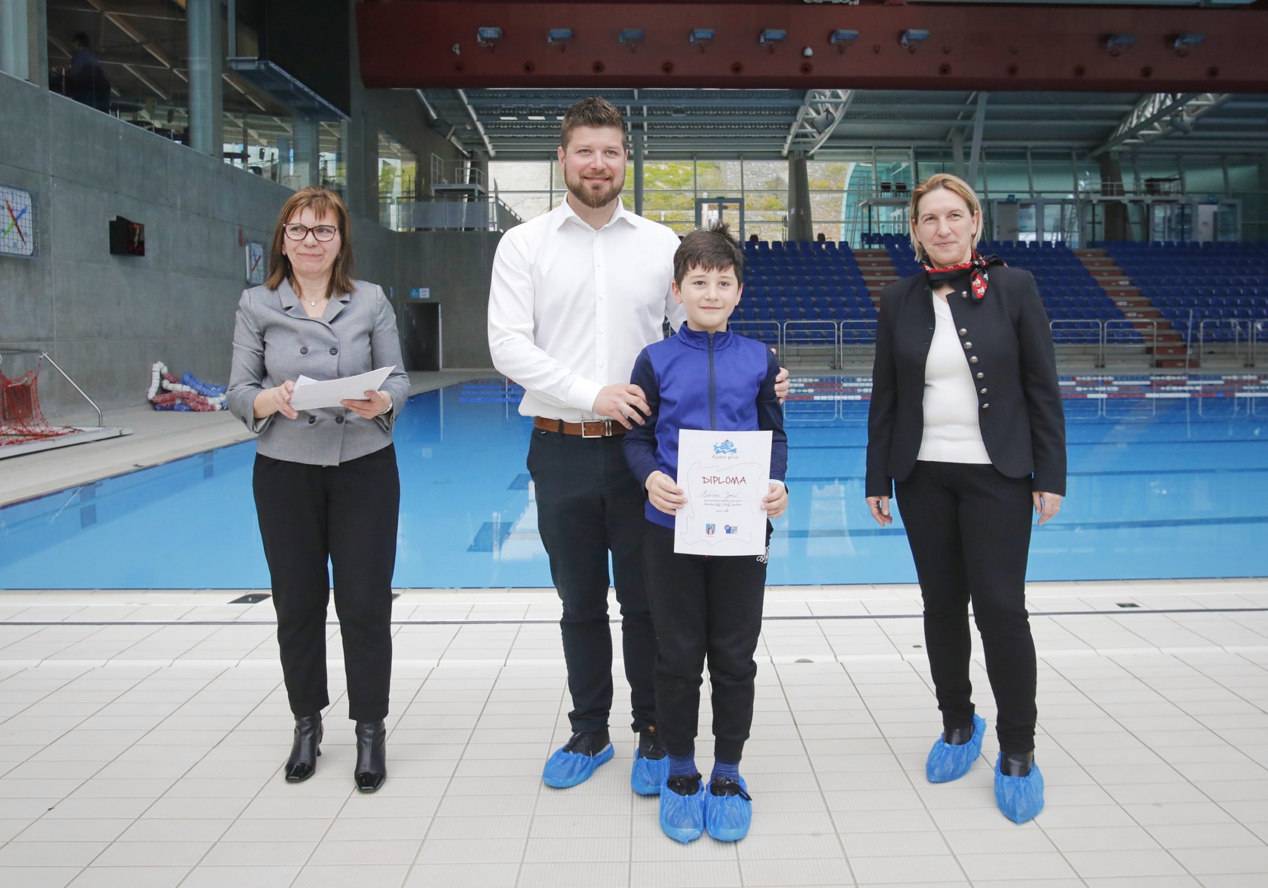 kastav pliva bazeni kantrida djeca plivanje kastav pliva bazeni kantrida djeca plivanje