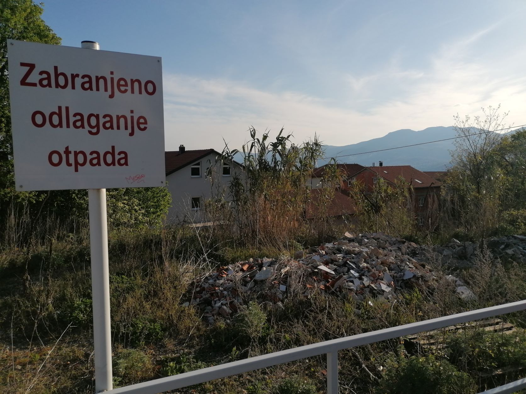 NEVEN ŠANTIĆ FOTKE SMEĆA Granica Grbci – Srdoči