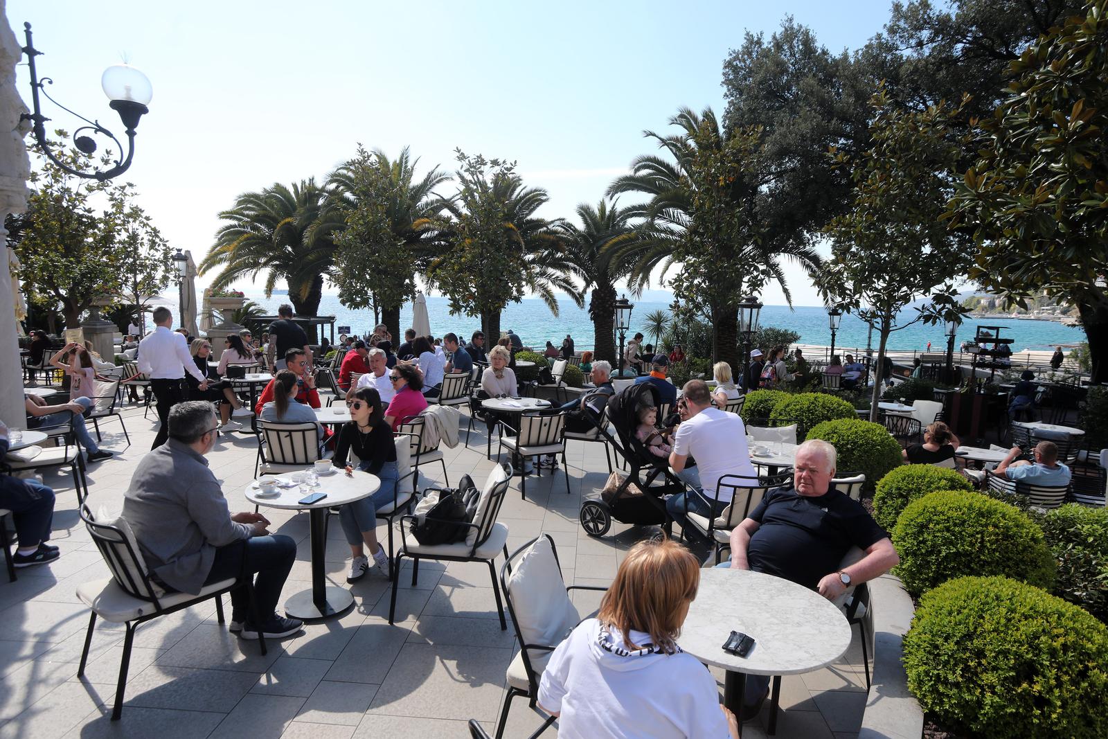 Opatija: Stigli brojni turisti za uskrsne blagdane Opatija: Stigli brojni turisti za uskrsne blagdane