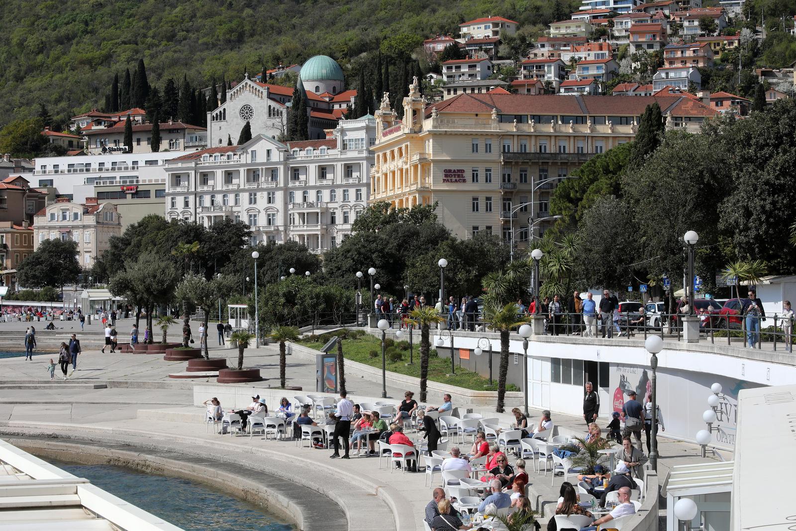 Opatija: Stigli brojni turisti za uskrsne blagdane Opatija: Stigli brojni turisti za uskrsne blagdane
