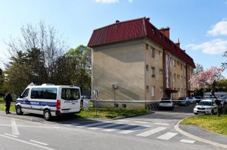 Policijski očevid u Ivancu gdje je pronađeno žensko i muško tijelo