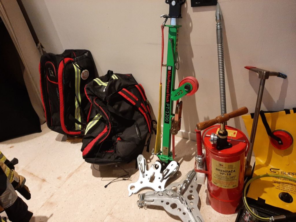 VATROGASCI PGZ OPREMA (3)