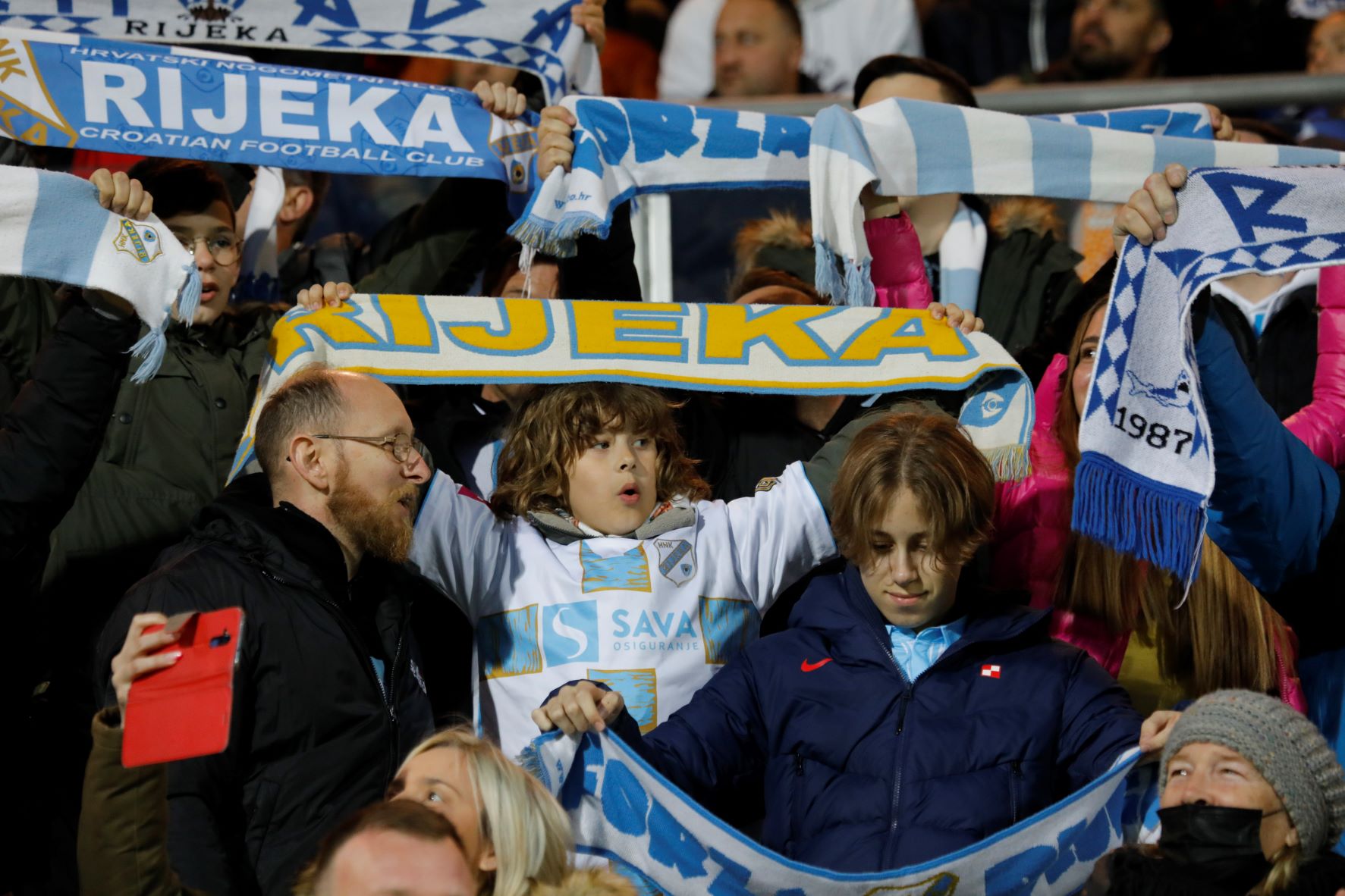 rijeka dinamo navijači 100422 133 rijeka dinamo navijači 100422 133