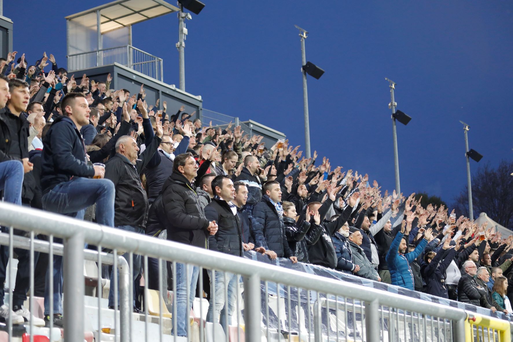 rijeka dinamo navijači 100422 16 rijeka dinamo navijači 100422 16