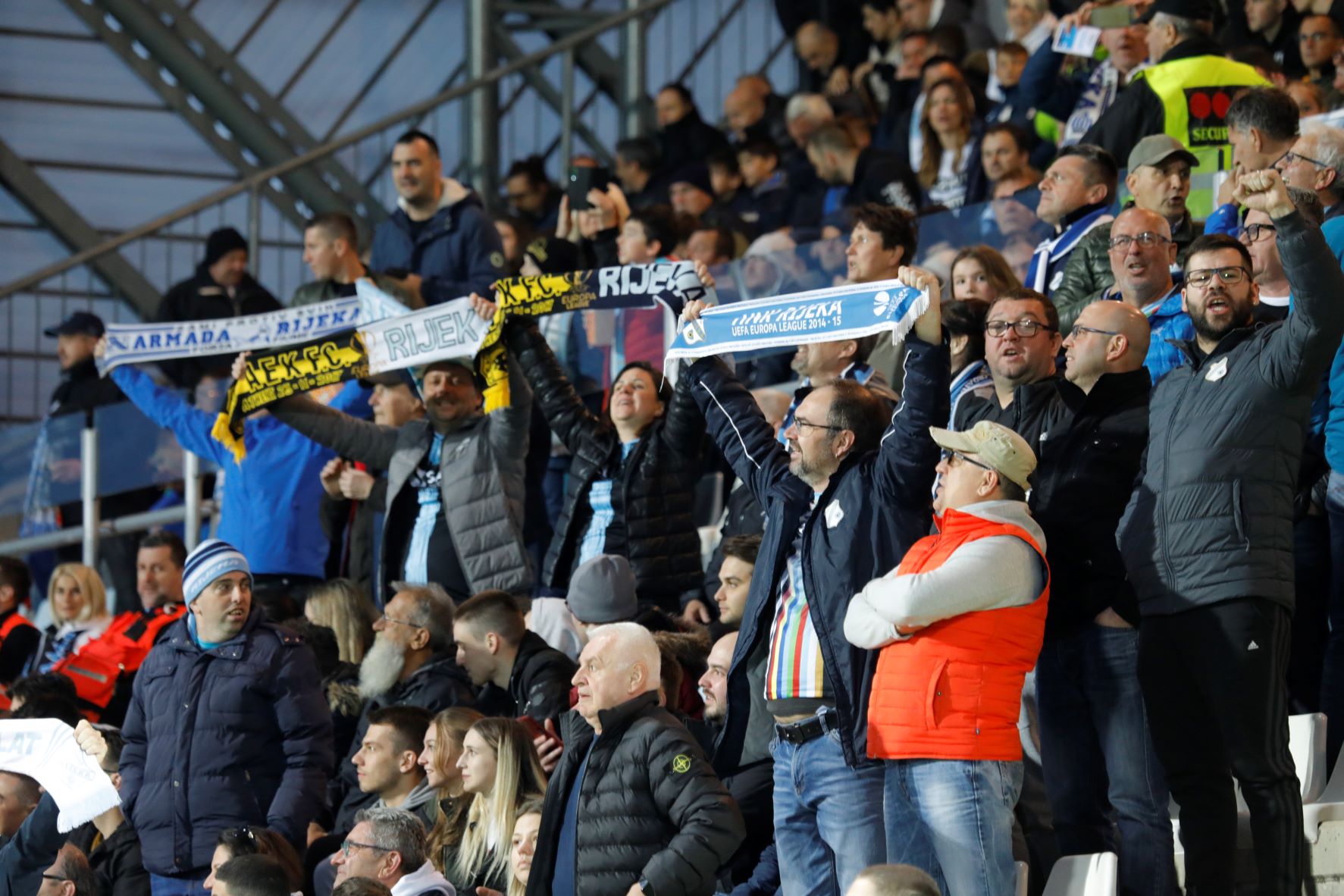rijeka dinamo navijači 100422 19 rijeka dinamo navijači 100422 19