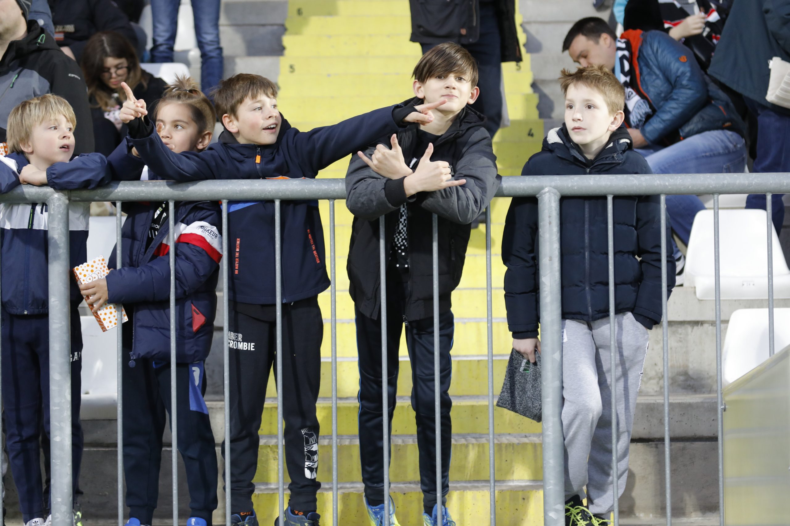 rijeka dinamo navijači 100422 1k rijeka dinamo navijači 100422 1k