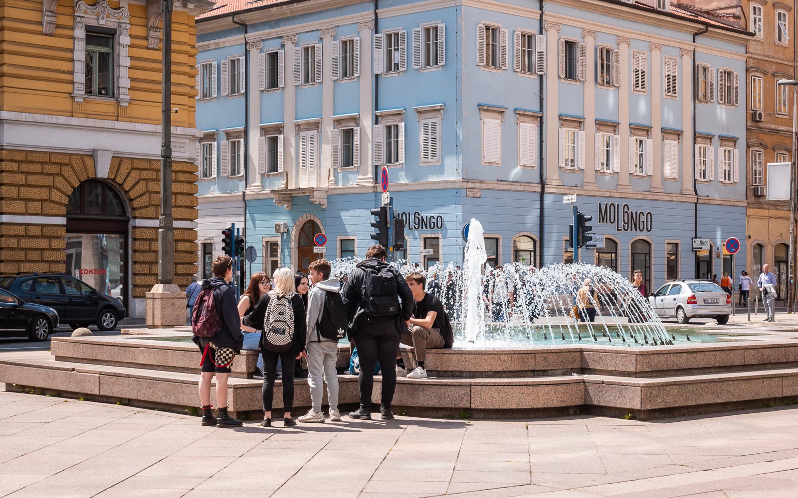 Jadranski trg Rijeka učenici-6 Jadranski trg Rijeka učenici-6