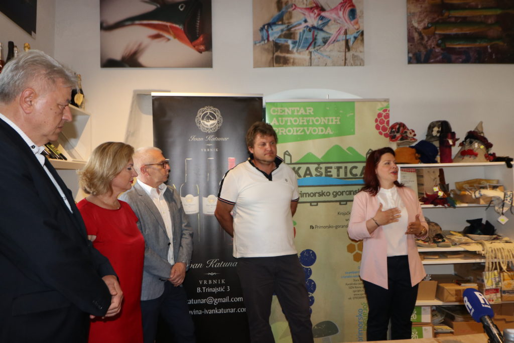 KASETICA pgz promocija kuca vina katunar (7) KASETICA pgz promocija kuca vina katunar (7)