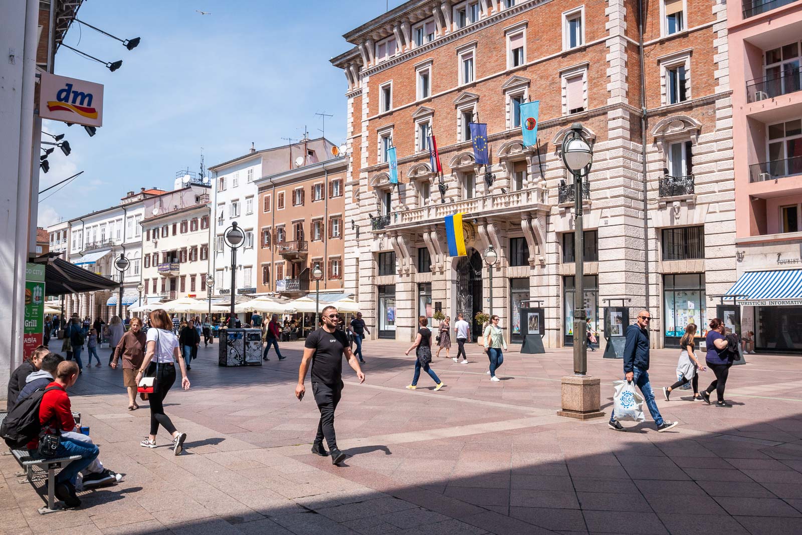 Korzo Rijeka šetači gradska ura-8 Korzo Rijeka šetači gradska ura-8