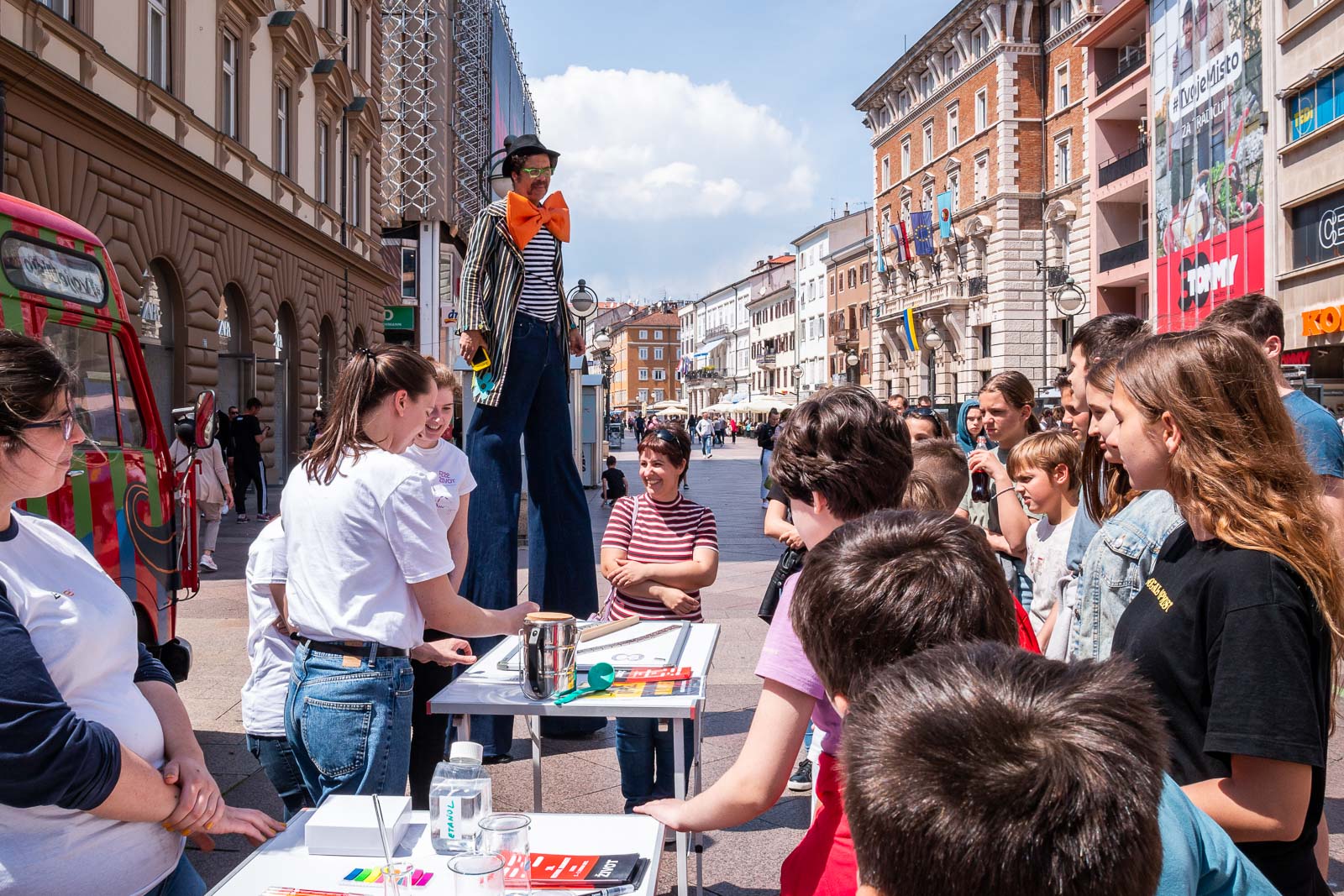 Korzo Rijeka ulični zabavljač djeca -9 Korzo Rijeka ulični zabavljač djeca -9