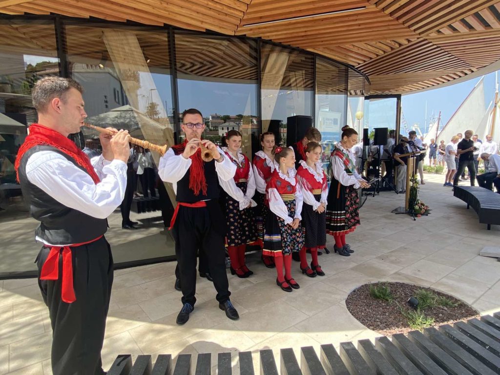 MALINSKa pgz interpretacijski centar (4) MALINSKa pgz interpretacijski centar (4)