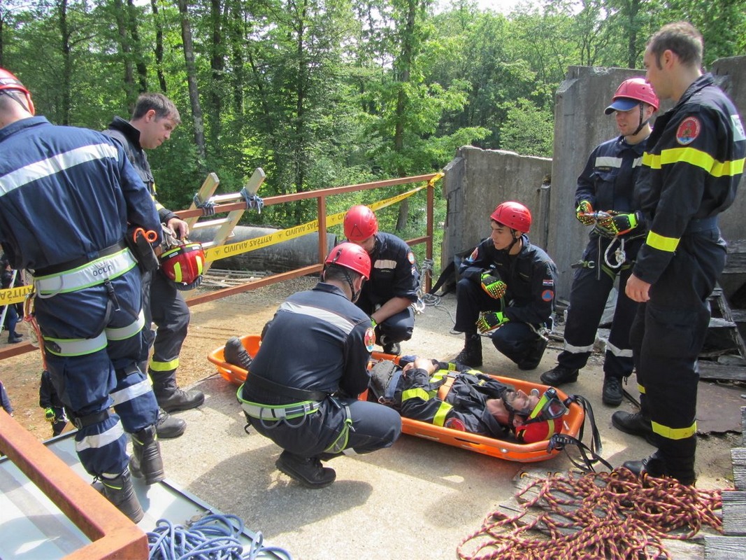Osposobljavanje-i-uvježbavanje-pripadnika-civilne-zaštite-Grada-Rijeke-7