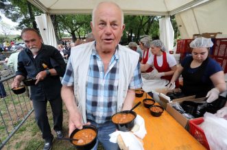 Tradicionalna proslava Praznika rada u organizaciji županijskog SDP-a ove godine održana je u Trsatu