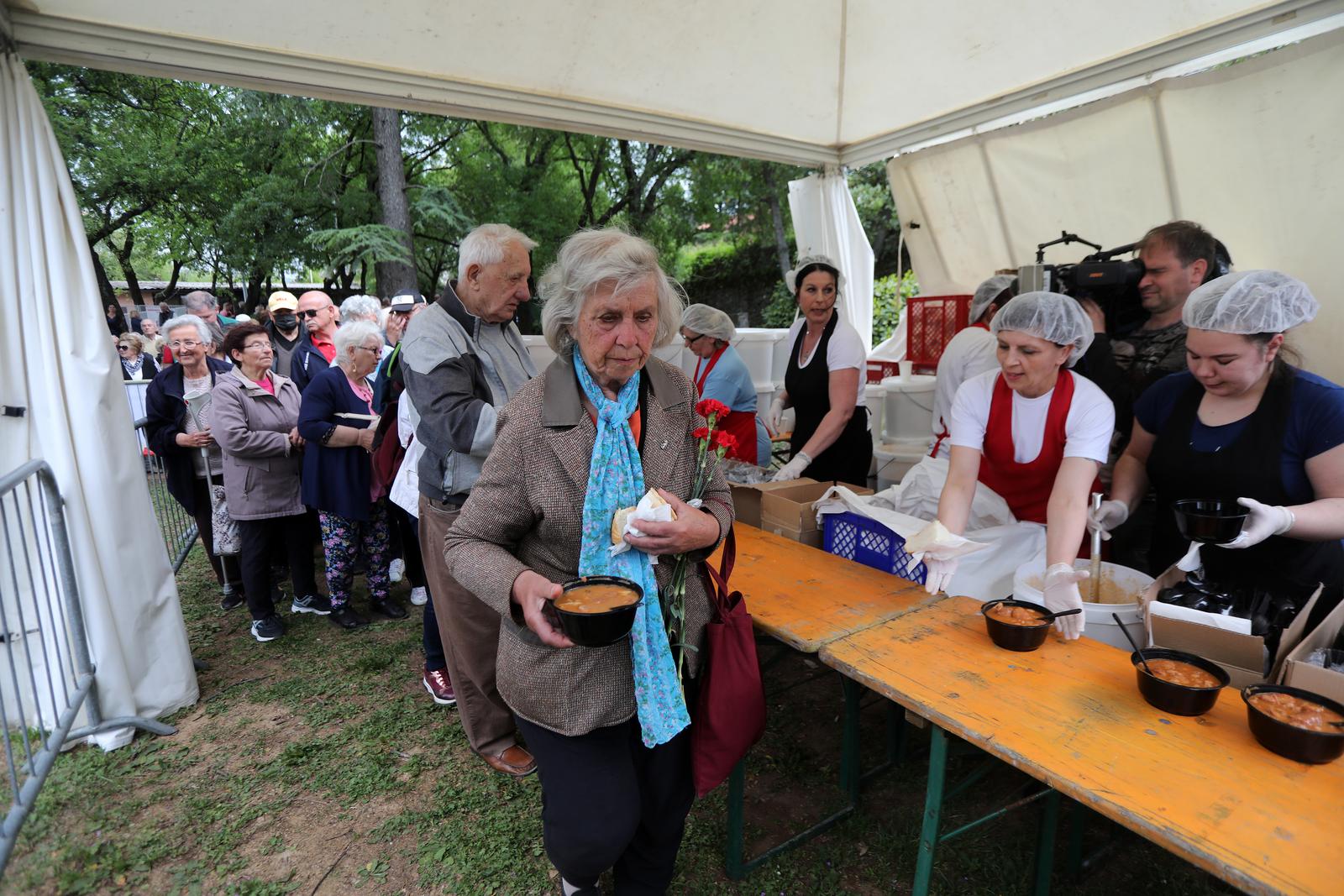 Tradicionalna proslava Praznika rada u organizaciji županijskog SDP-a ove godine održana je u Trsatu Tradicionalna proslava Praznika rada u organizaciji županijskog SDP-a ove godine održana je u Trsatu