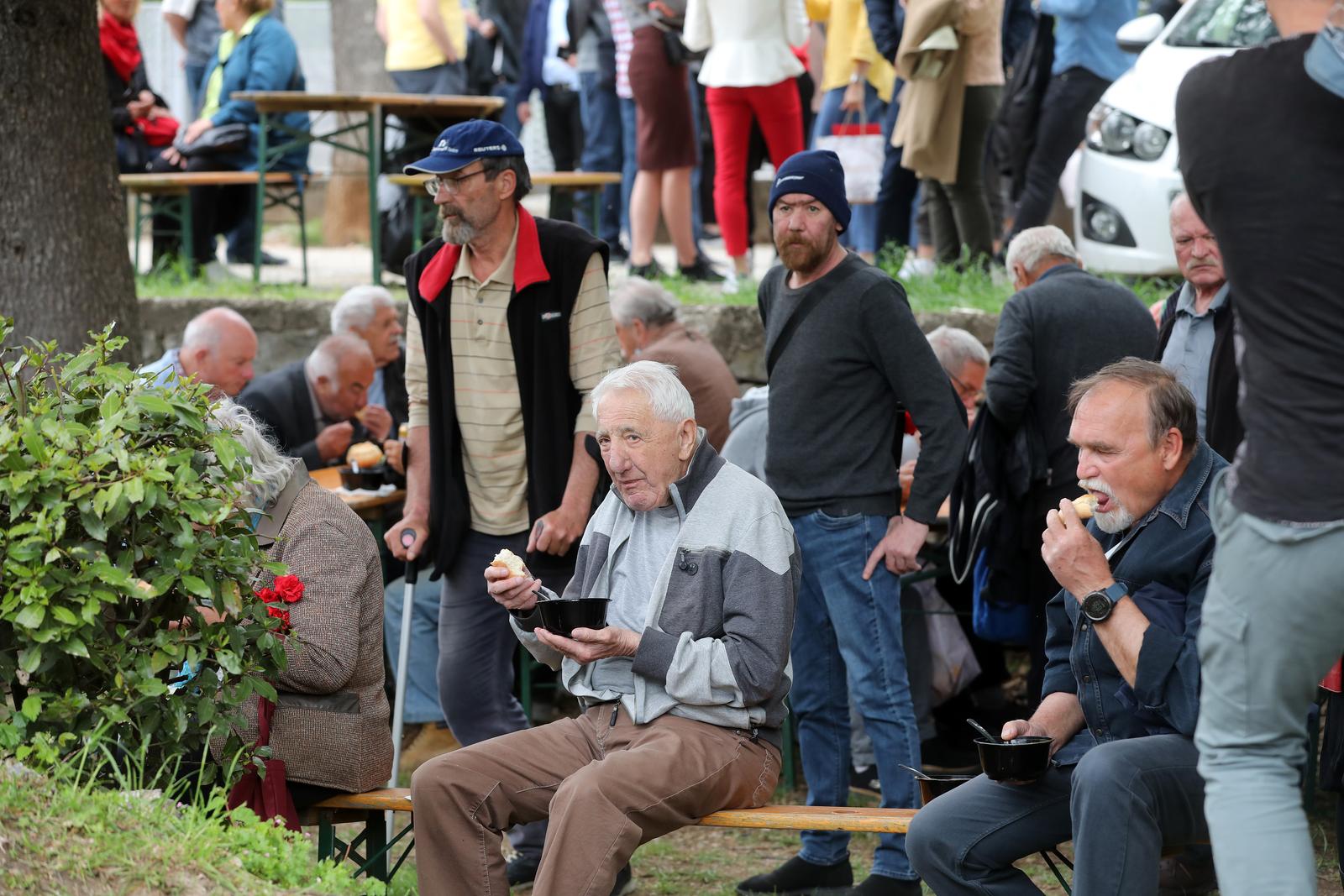 Tradicionalna proslava Praznika rada u organizaciji županijskog SDP-a ove godine održana je u Trsatu Tradicionalna proslava Praznika rada u organizaciji županijskog SDP-a ove godine održana je u Trsatu
