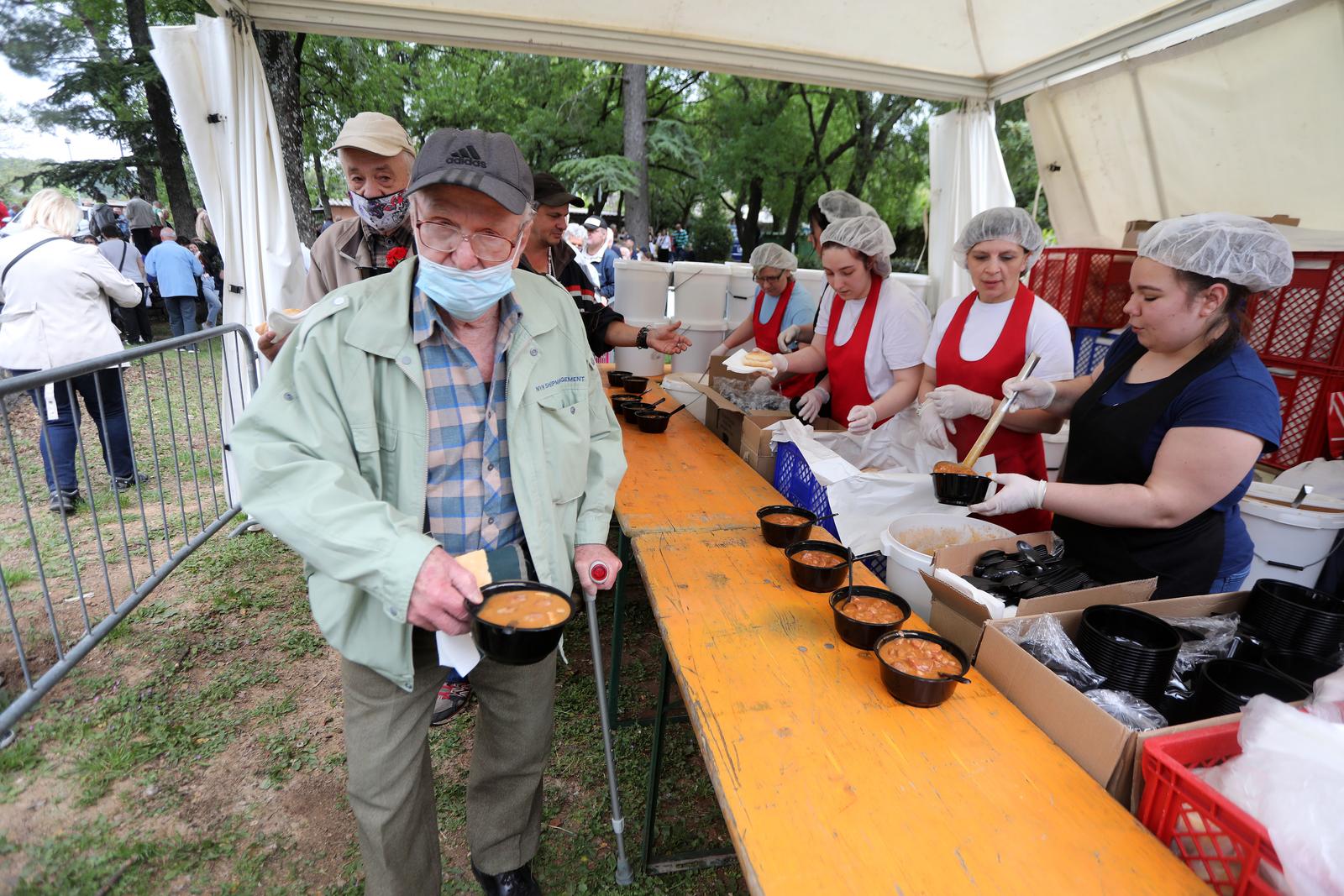 Tradicionalna proslava Praznika rada u organizaciji županijskog SDP-a ove godine održana je u Trsatu Tradicionalna proslava Praznika rada u organizaciji županijskog SDP-a ove godine održana je u Trsatu