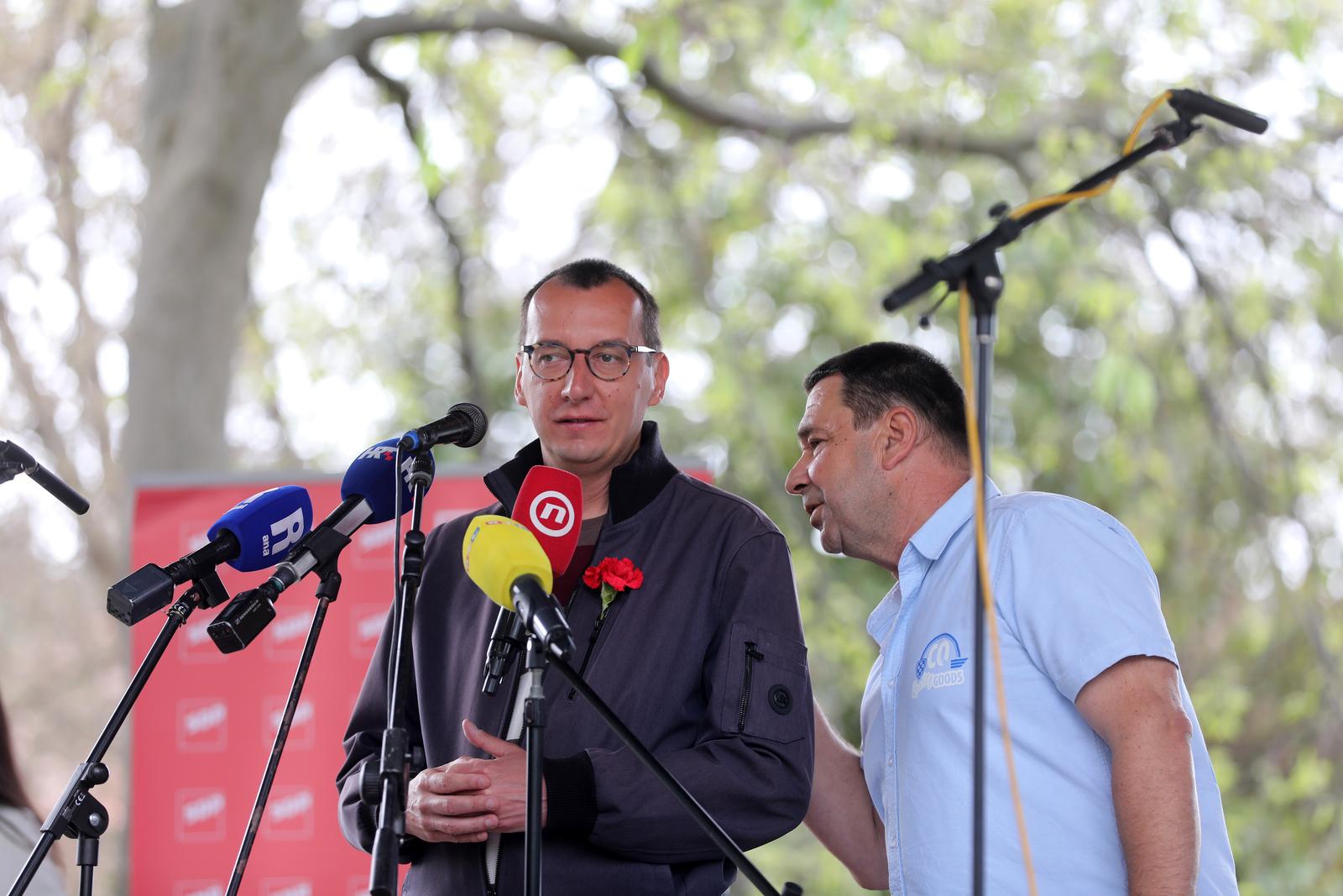 Tradicionalna proslava Praznika rada u organizaciji županijskog SDP-a ove godine održana je u Trsatu Tradicionalna proslava Praznika rada u organizaciji županijskog SDP-a ove godine održana je u Trsatu