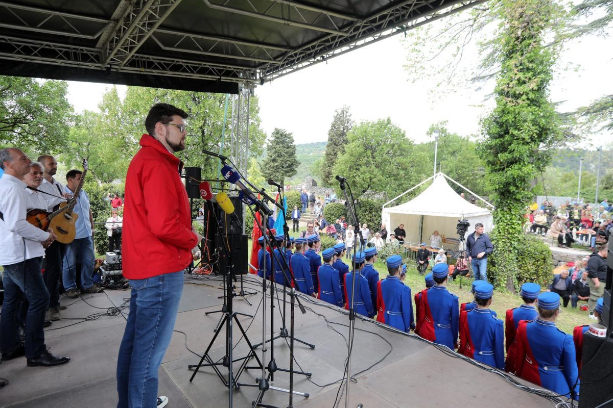 Tradicionalna proslava Praznika rada u organizaciji županijskog SDP-a ove godine održana je u Trsatu