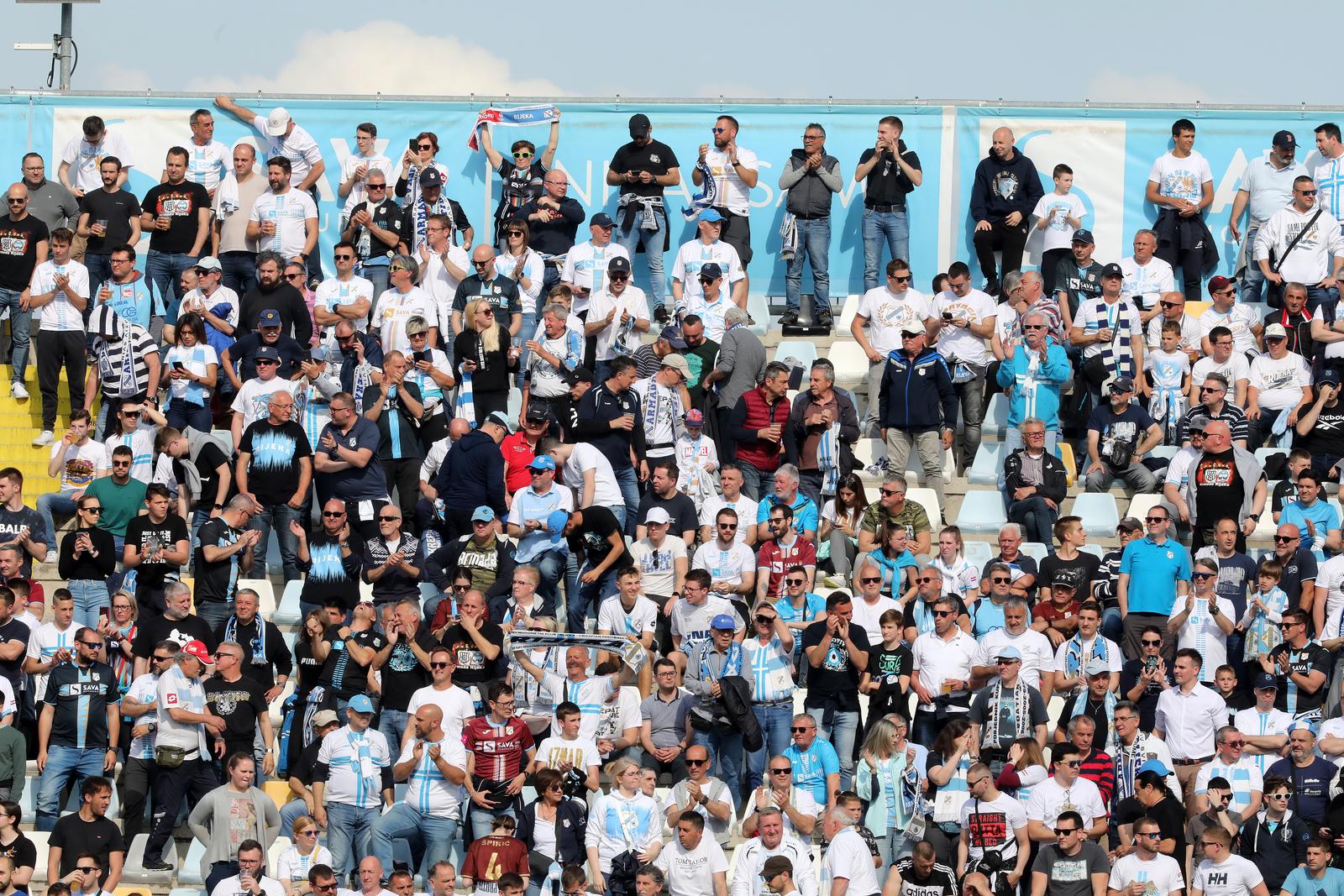 Rijeka: Navijači na tribinama prate susret 34. kola Prve HNL između Rijeke i Hajduka