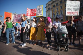 Rijeka: Prosvjed Dosta! Uništavanja javnog zdravstva i ugrožavanja zdravlja žena!