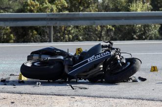 U prometnoj nereći kod Brodarice teško stradao motociklist