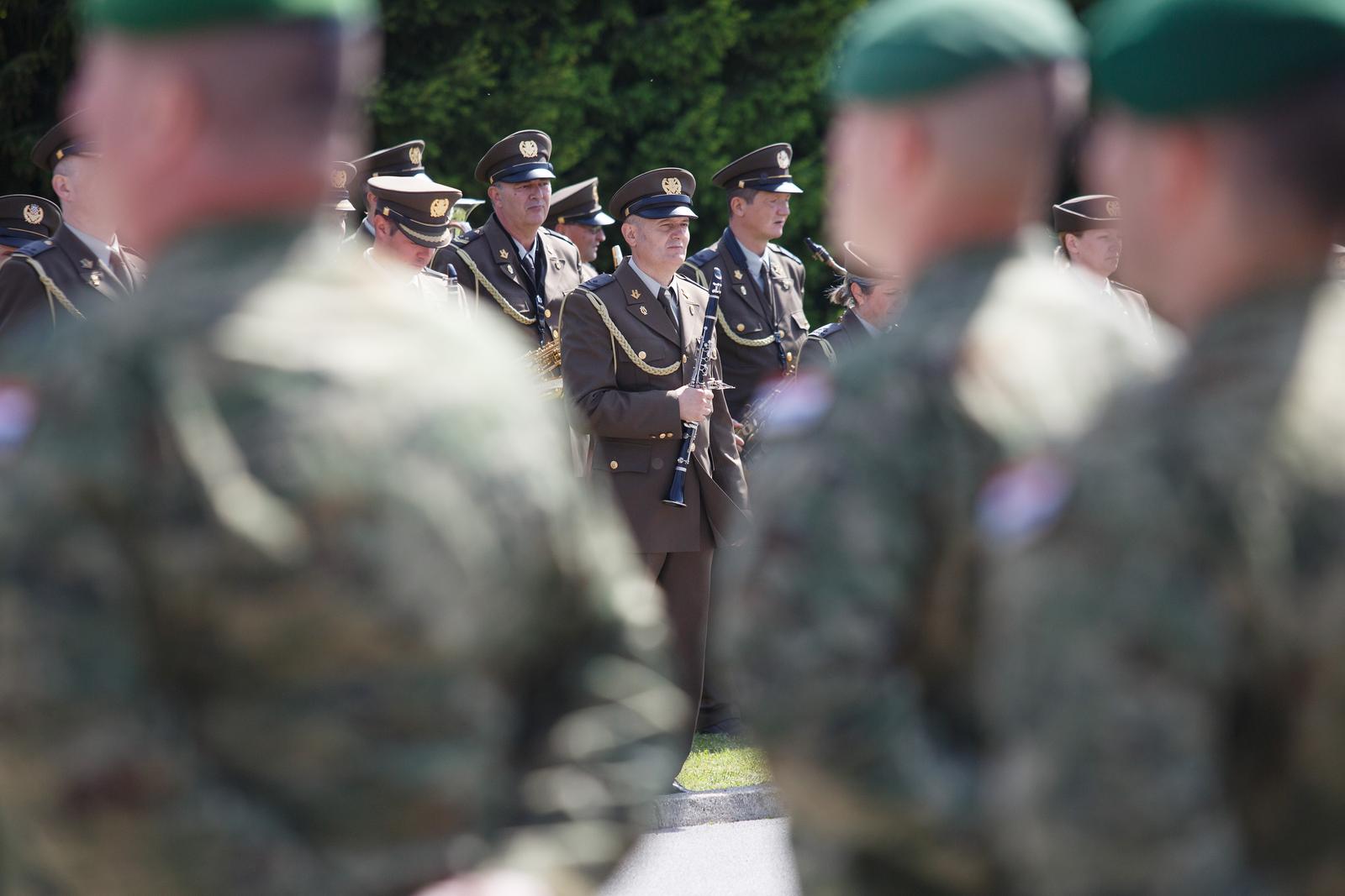 Milanović u vojarni u Delnicama položio vijenac za poginule pripadnike Specijalnih postrojbi HV-a
