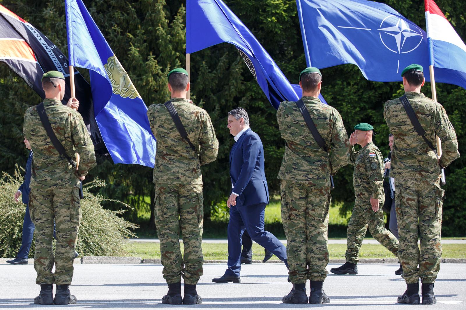 Milanović u vojarni u Delnicama položio vijenac za poginule pripadnike Specijalnih postrojbi HV-a