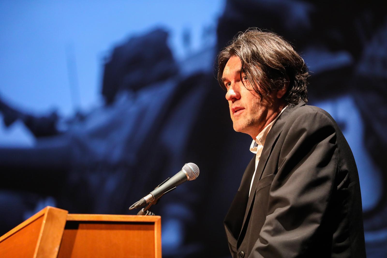 Zagreb: U Lisinskom je održana komemoracija za fotoreportera Srđana Vrančića Vrane Zagreb: U Lisinskom je održana komemoracija za fotoreportera Srđana Vrančića Vrane