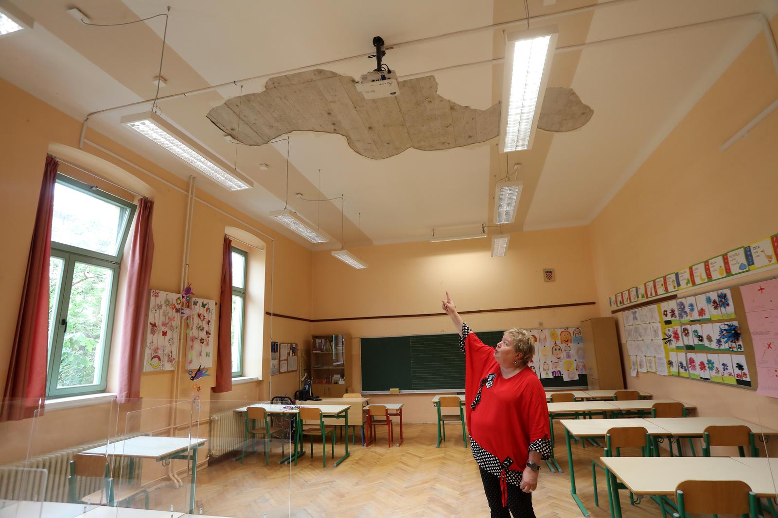 Rijeka: U osnovnoj školi Gelsi stropna žbuka pala na učenicu trećeg razreda Rijeka: U osnovnoj školi Gelsi stropna žbuka pala na učenicu trećeg razreda