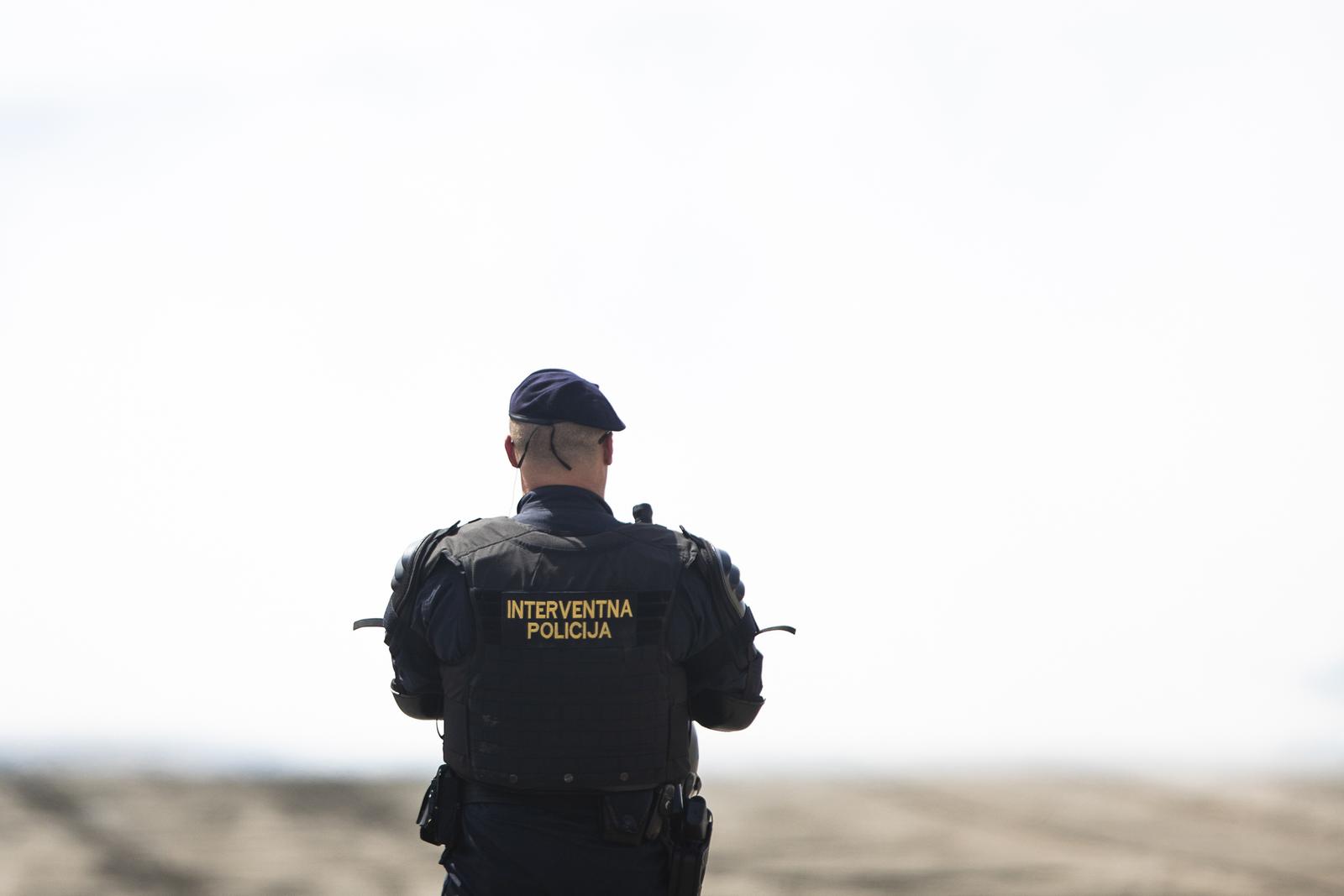 Dolazak navijača HNK Rijeka brodom u splitsku luku Dolazak navijača HNK Rijeka brodom u splitsku luku