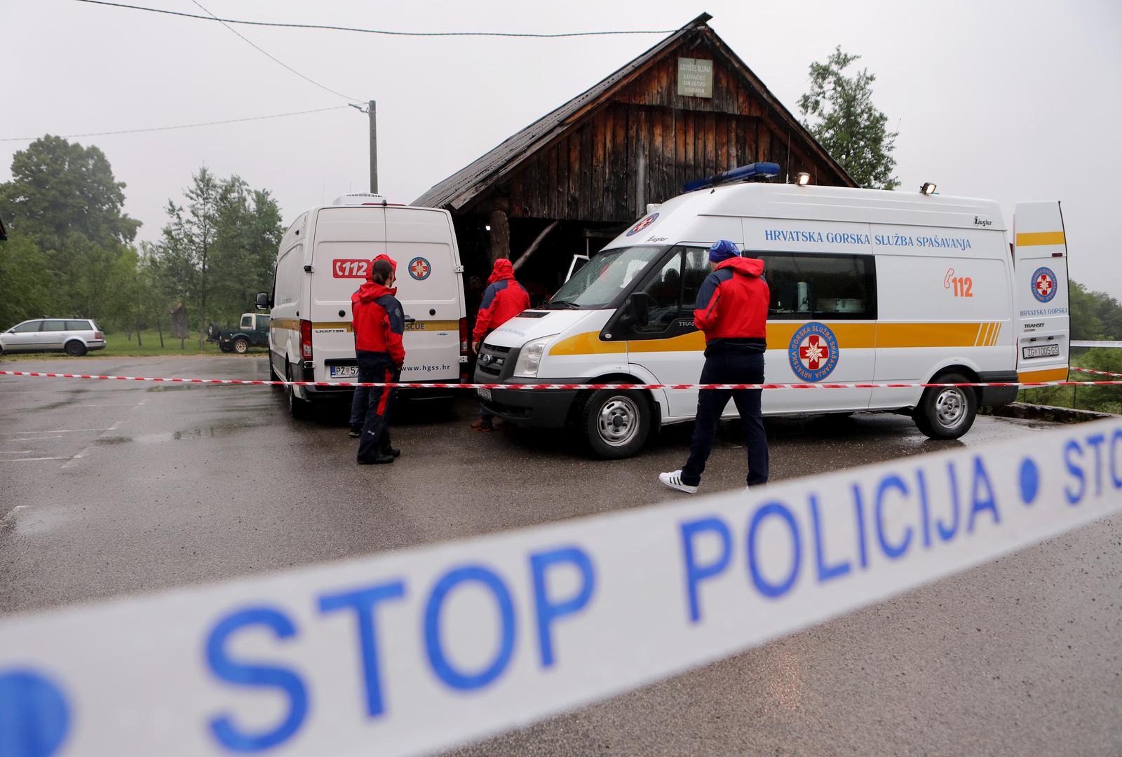 Pripadnici HGSS-a nedaleko Slunja organiziraju potragu za nestalom Cessnom Pripadnici HGSS-a nedaleko Slunja organiziraju potragu za nestalom Cessnom