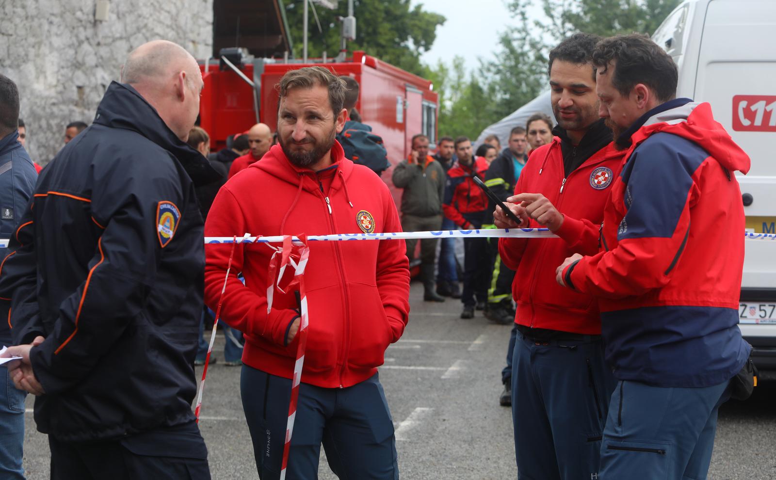 Rakovica: Ravnatej Civilne zaštite Damir Trut i glavni pročelnik HGSS-a Josip Granić dali izjave nakon pronalaska Cessne