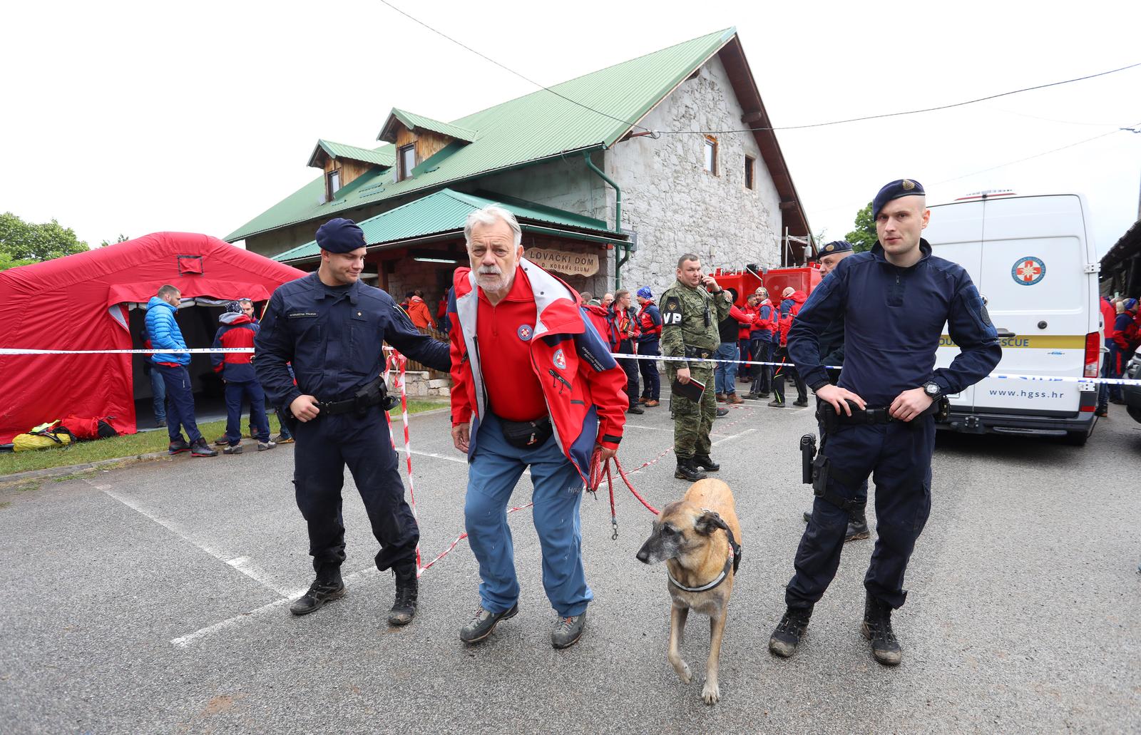 Rakovica: Ravnatej Civilne zaštite Damir Trut i glavni pročelnik HGSS-a Josip Granić dali izjave nakon pronalaska Cessne