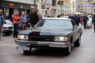 26. međunarodni susret Oldtimer Auto Rally Rijeka 2022. startao je ne Korzu