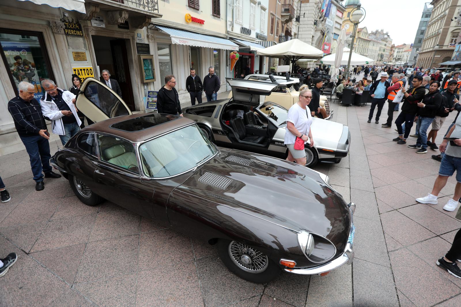 26. međunarodni susret Oldtimer Auto Rally Rijeka 2022. startao je ne Korzu