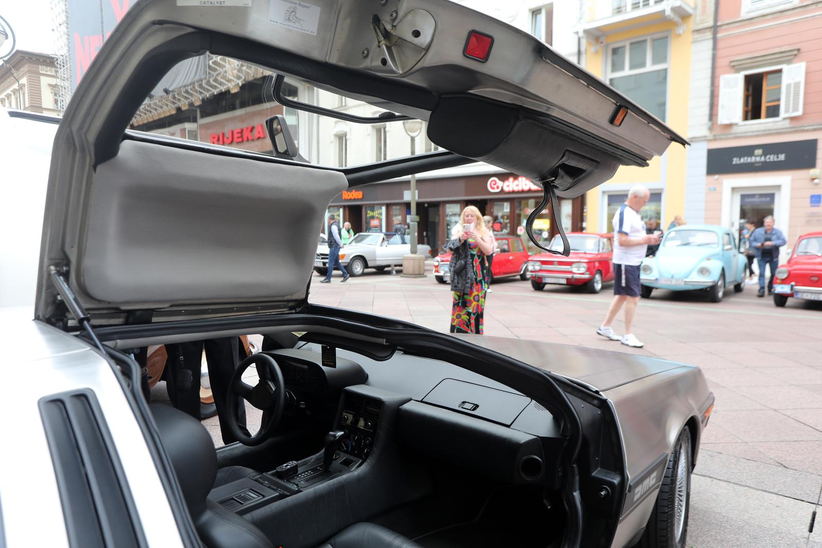 26. međunarodni susret Oldtimer Auto Rally Rijeka 2022. startao je ne Korzu