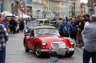 26. međunarodni susret Oldtimer Auto Rally Rijeka 2022. startao je ne Korzu