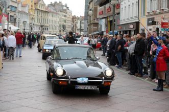 26. međunarodni susret Oldtimer Auto Rally Rijeka 2022. startao je ne Korzu