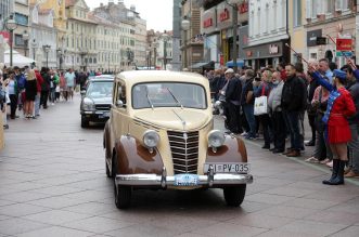 26. međunarodni susret Oldtimer Auto Rally Rijeka 2022. startao je ne Korzu