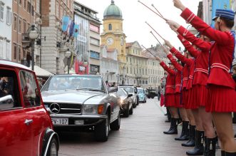 26. međunarodni susret Oldtimer Auto Rally Rijeka 2022. startao je ne Korzu