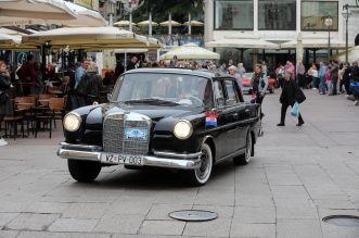 26. međunarodni susret Oldtimer Auto Rally Rijeka 2022. startao je ne Korzu