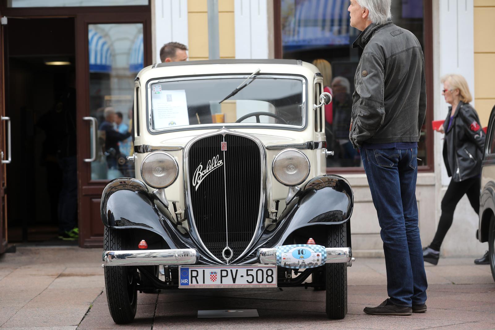 26. međunarodni susret Oldtimer Auto Rally Rijeka 2022. startao je ne Korzu