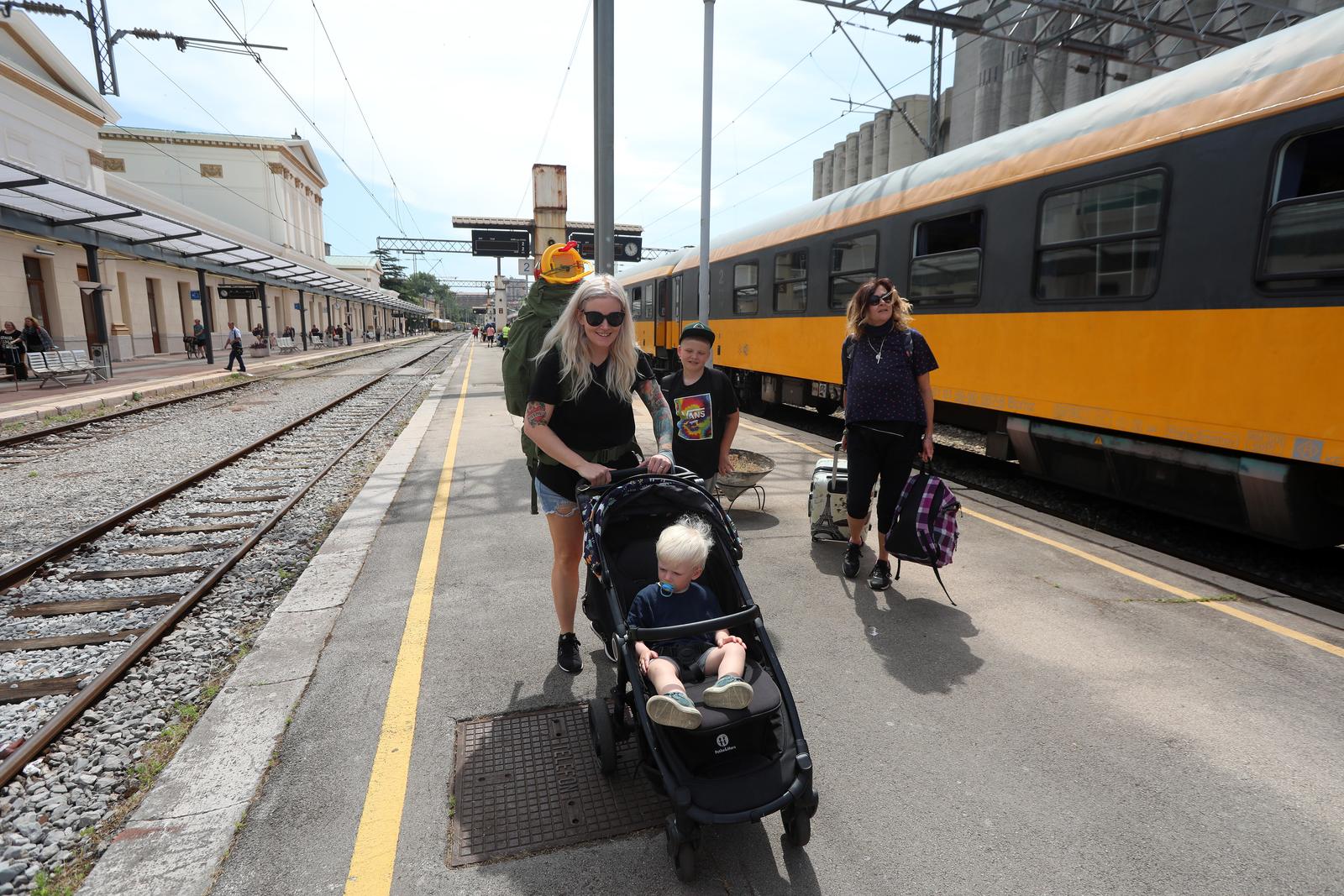Regiojetov vlak sa turistima iz Češke stigao na riječki kolodvor