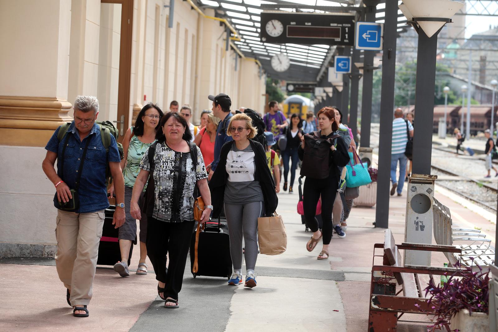 Regiojetov vlak sa turistima iz Češke stigao na riječki kolodvor