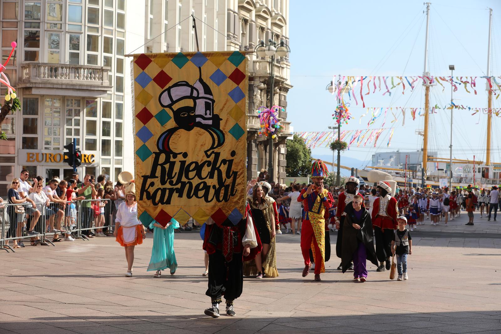 Dječja karnevalska povorka u Rijeci Dječja karnevalska povorka u Rijeci