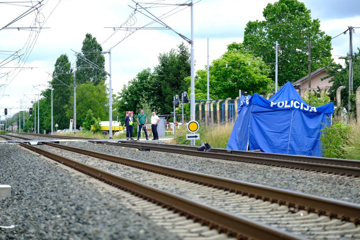 Zagreb: Jedna osoba poginula u naletu vlaka u Trnavi